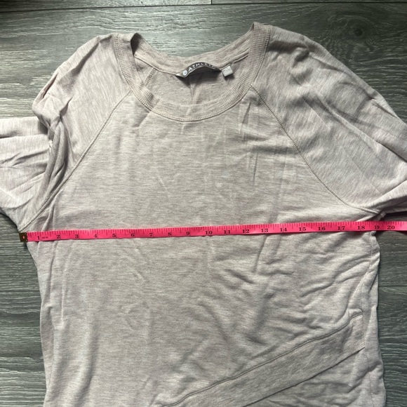 Athleta Dusty Pink Long Sleeves Crossover Hem Soft Comfy Sweatshirt Size L Yoga - Picture 4 of 8
